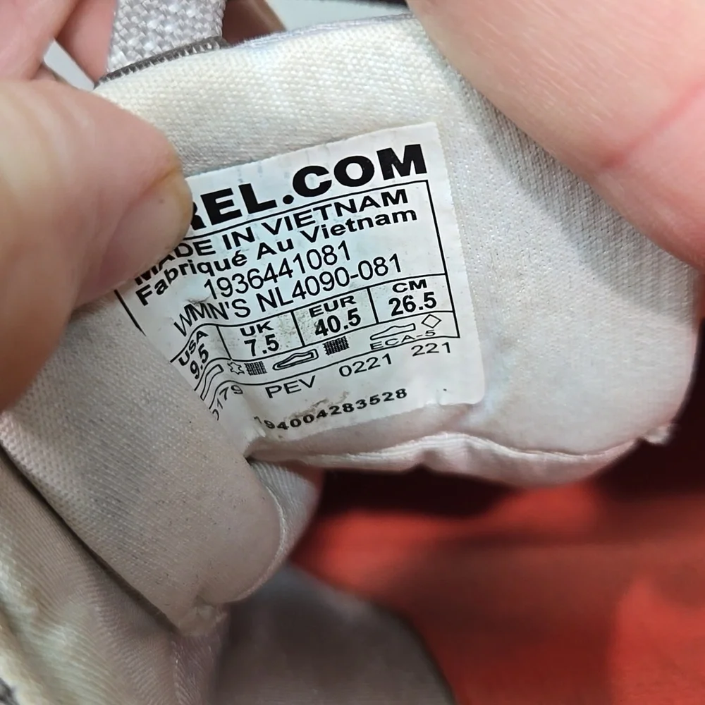 Sorwl Women's Out N About Waterproof Outdoor Casual Gray Sneakers Shoes Sz 9.5